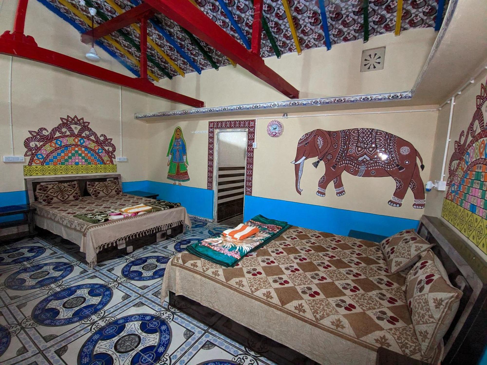 White Land Villagestay Dhordo Zewnętrze zdjęcie